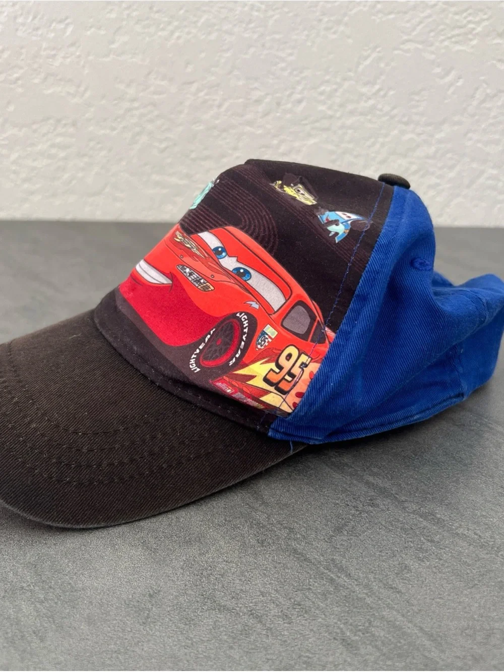 Disney Cars 2 Lightning McQueen Hook & Loop Adjustable Cotton Hat Ball Cap Youth